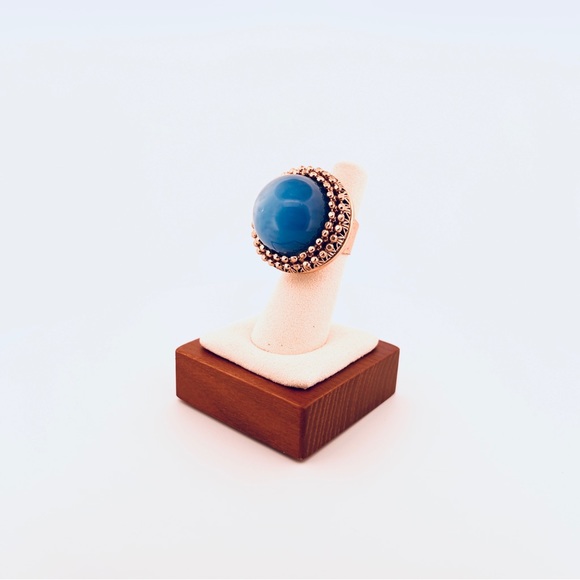 Signed Lenora Dame Blue Cabochon Statement Ring - Picture 8 of 9